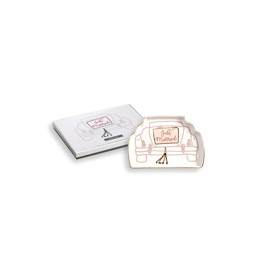 Enamel pin with 'Just Married' design on a white background