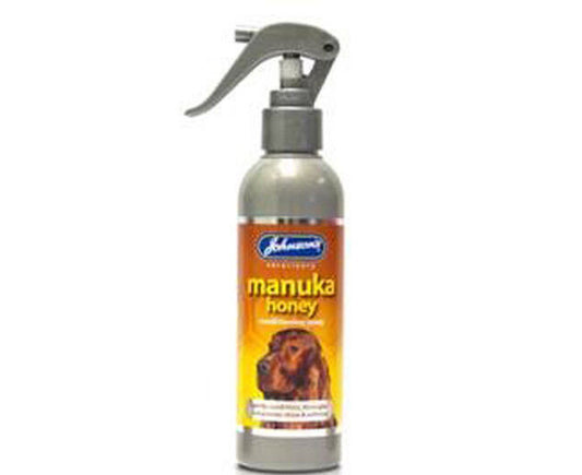 Johnson's Manuka Honey Conditioning Trigger Pump Spray 150ml on a white background