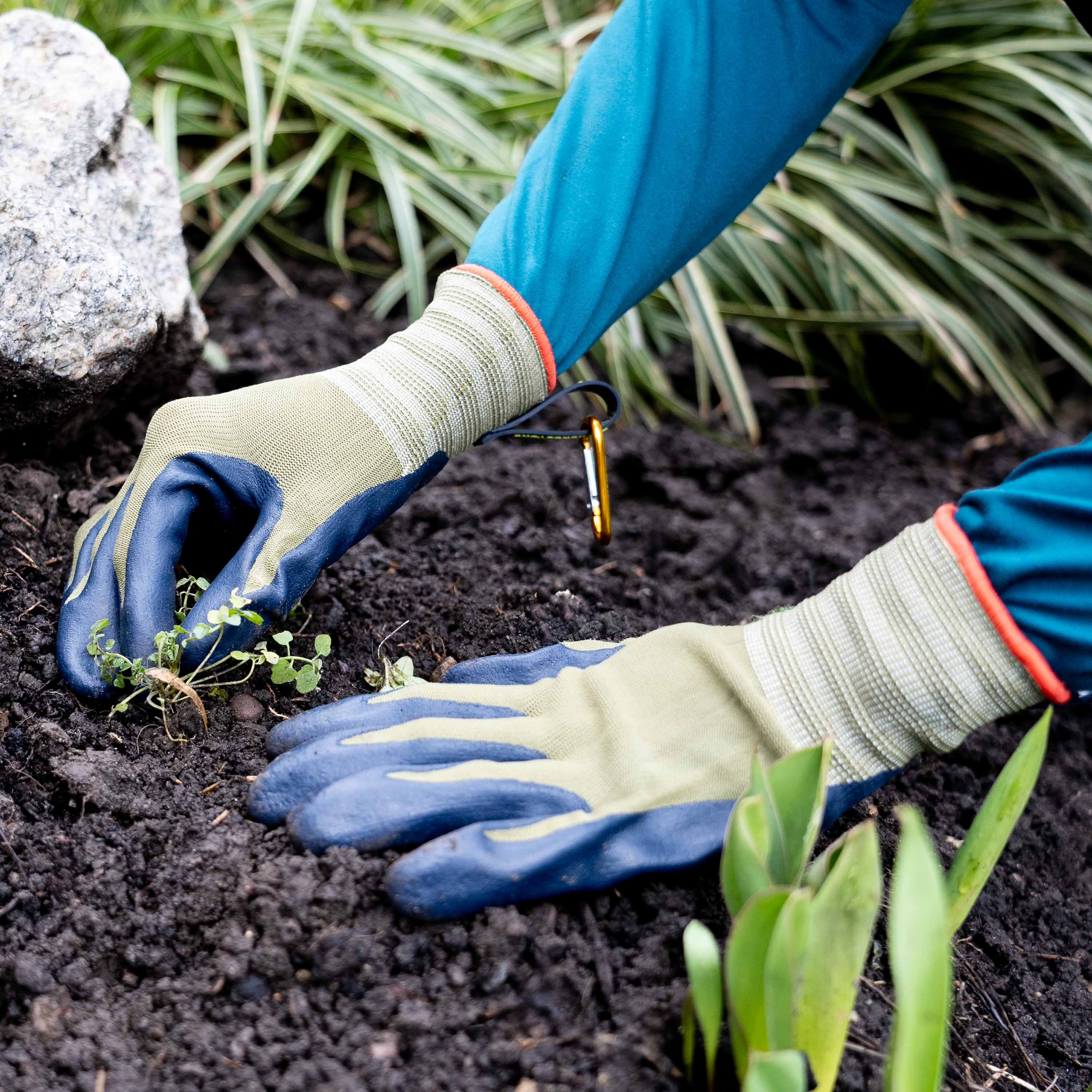 Weeding Out Files ClipGlove Weeding Gloves Medium – Grasmere Garden Centre